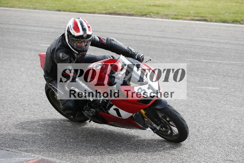 Archiv-2025/10 23.04.2025 Cornu Master School ADR/gruen-vert/313